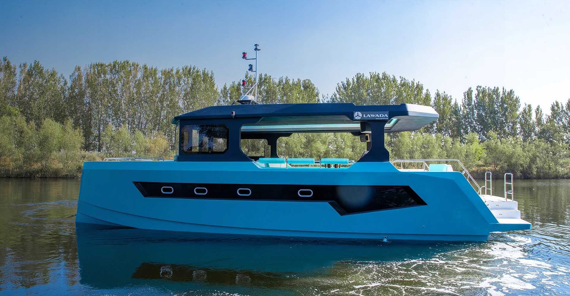 Kev Lag Luam Yacht Tsum